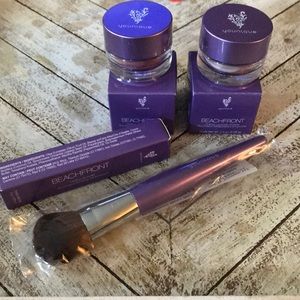 NWT Younique Beachfront Chilling collection.